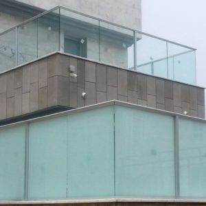glass-railings-apt