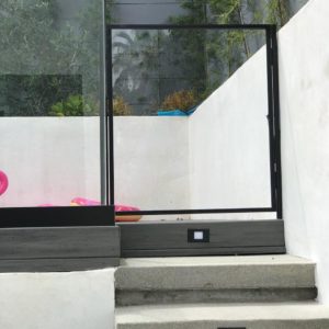 outdoor-glass-railings