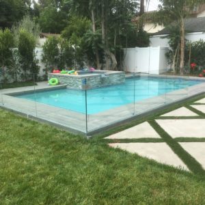pool-glass-fance